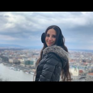 Meet your Posher, Nicole